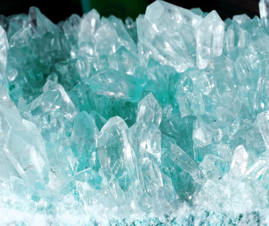 QUARTZ 101: EXPLORING THE FASCINATING WORLD OF THIS UNIQUE MATERIAL